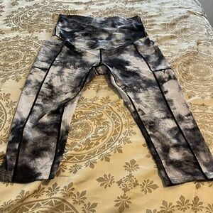 Tek Gear maternity cropped yoga pants, size L, color navy blue and white